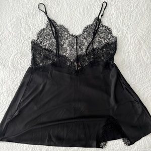 Victoria’s Secret size XL black lace and satin nightie NWT